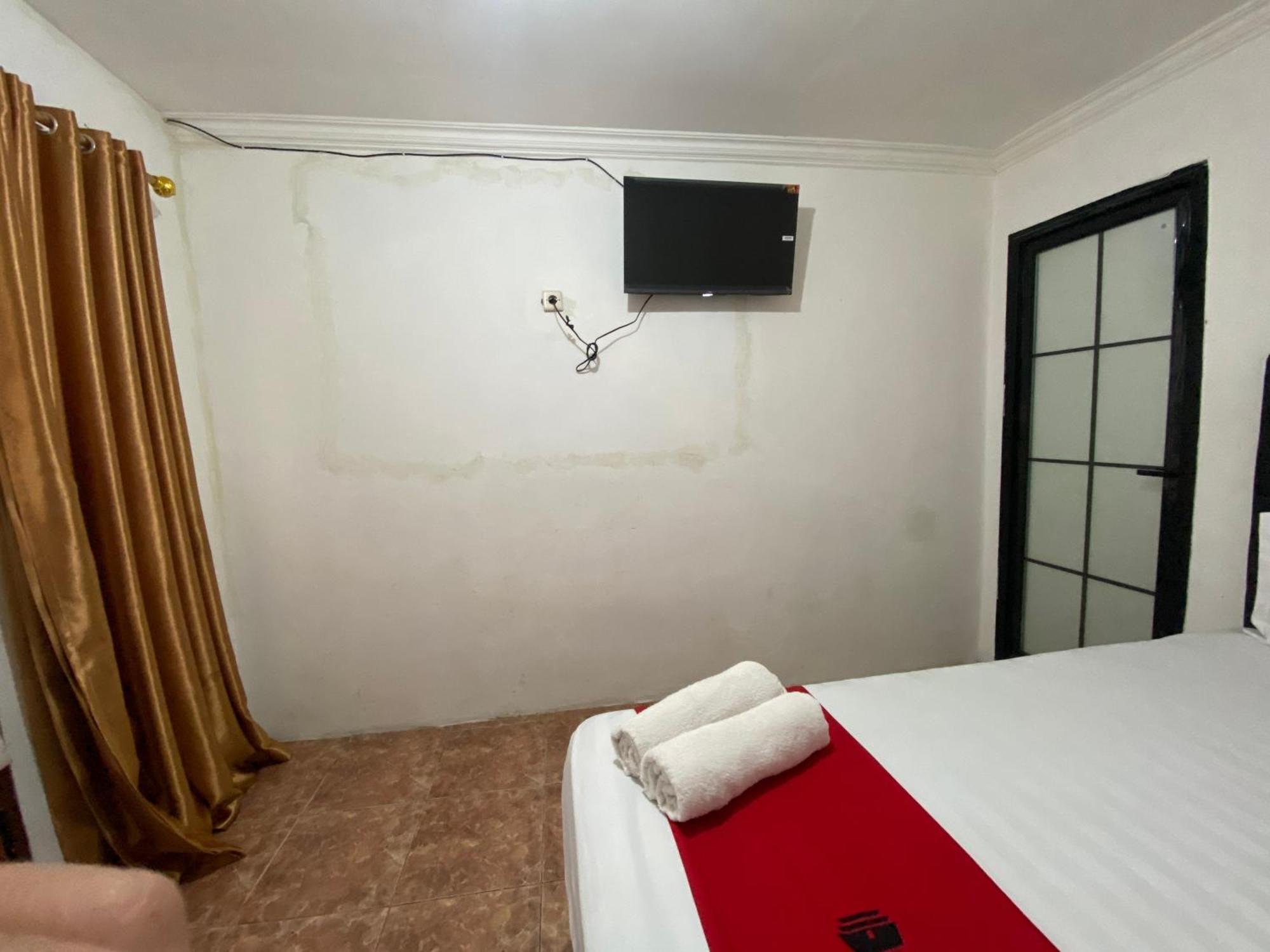 Reddoorz Syariah At Sudirman Street Garut Hotel Екстериор снимка